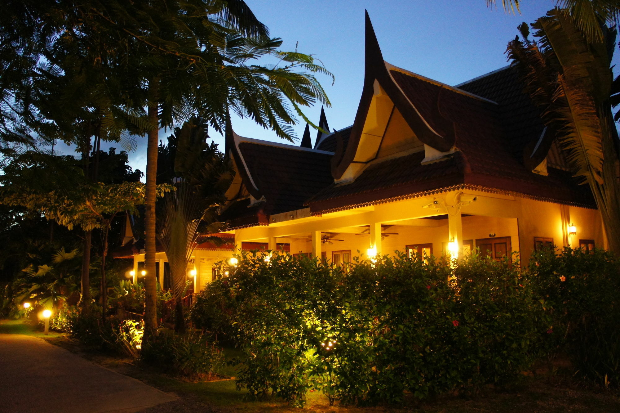 Курортный комплекс Palm Village